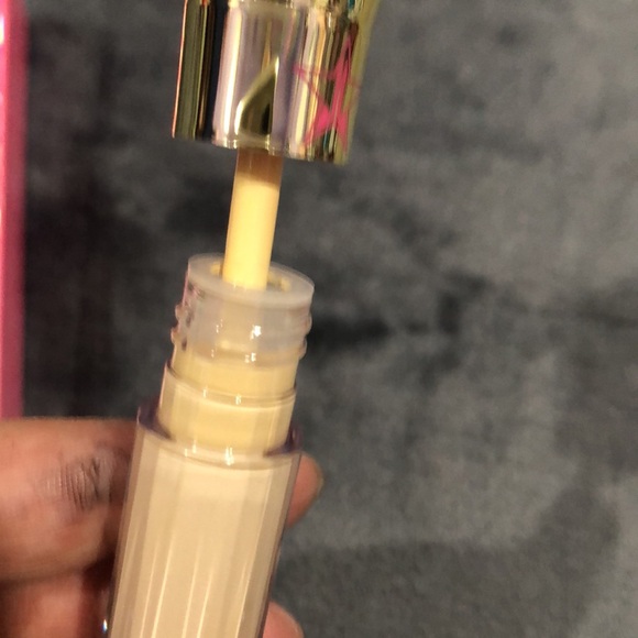 💕NEW JEFFREE STAR CONCEALER/CORRECTOR IN SHADE “PALE YELLOW”💕 - Picture 4 of 4